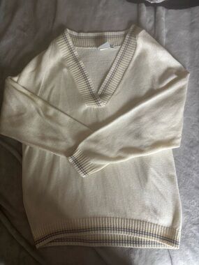 Raffles by Catalina Cream V-Neck Sweater with Subtle Stripe Detail
